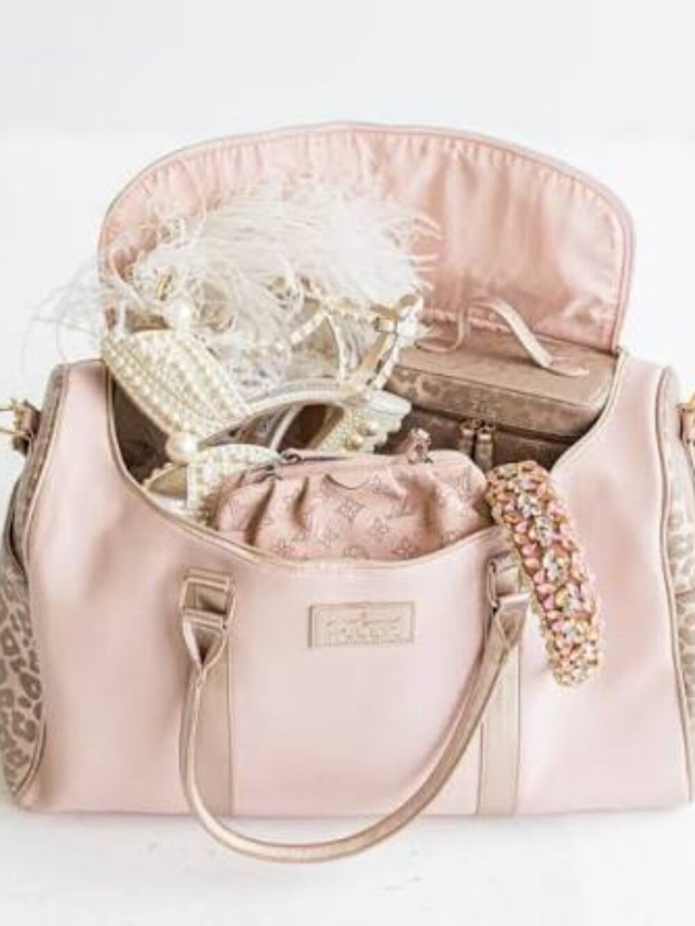 Adorable Hollis Lux Weekender Bag, Blush & Rose Gold - Picture 12 of 12